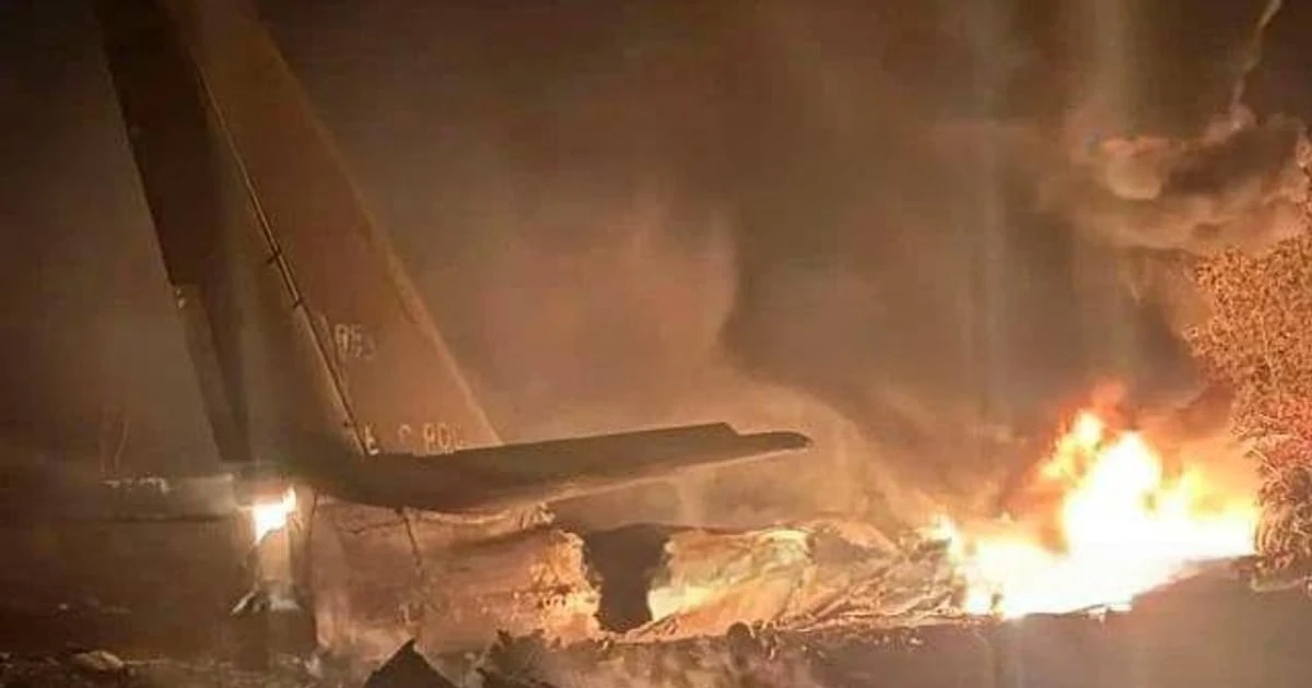 Уламки російського стратегічного бомбардувальника Ту-95 на місці кастрофи в Амурській області