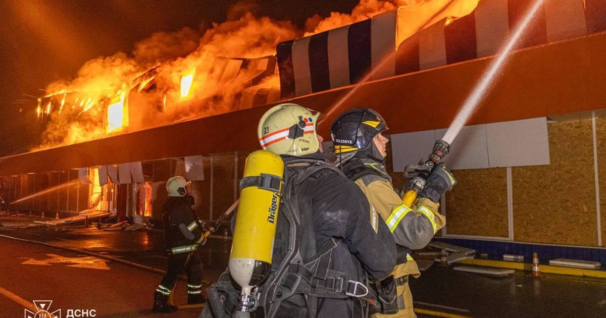 Наслідки ударів по Харкову та постраждалі рятувальники ДСНС України